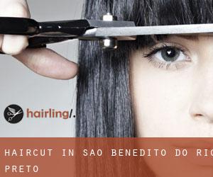 Haircut in São Benedito do Rio Preto